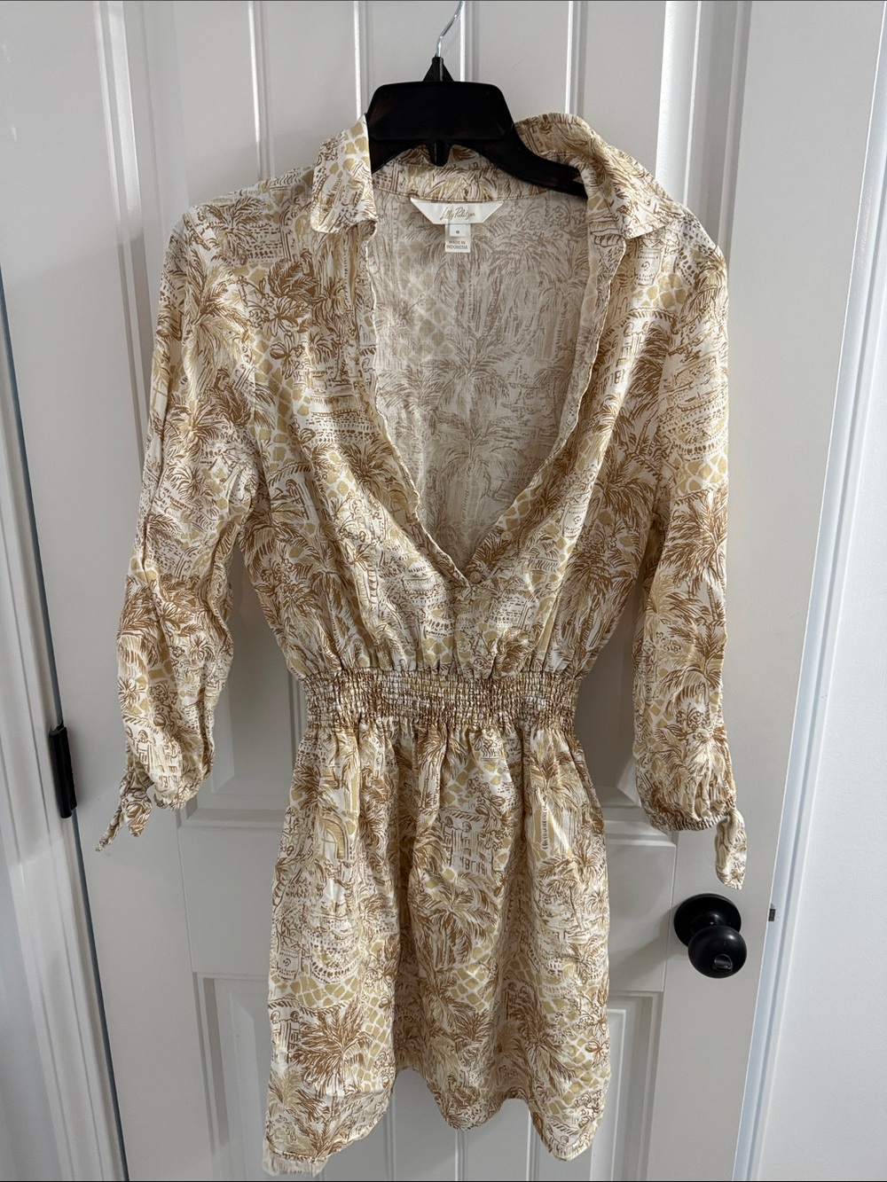 Lilly Pulitzer size 6 Long Sleeve Smocked Waist Floral Dress - Cream & Tan